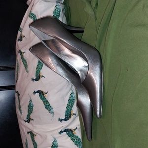Nine West silver leather heels  |  Women’s size 8 1/2
